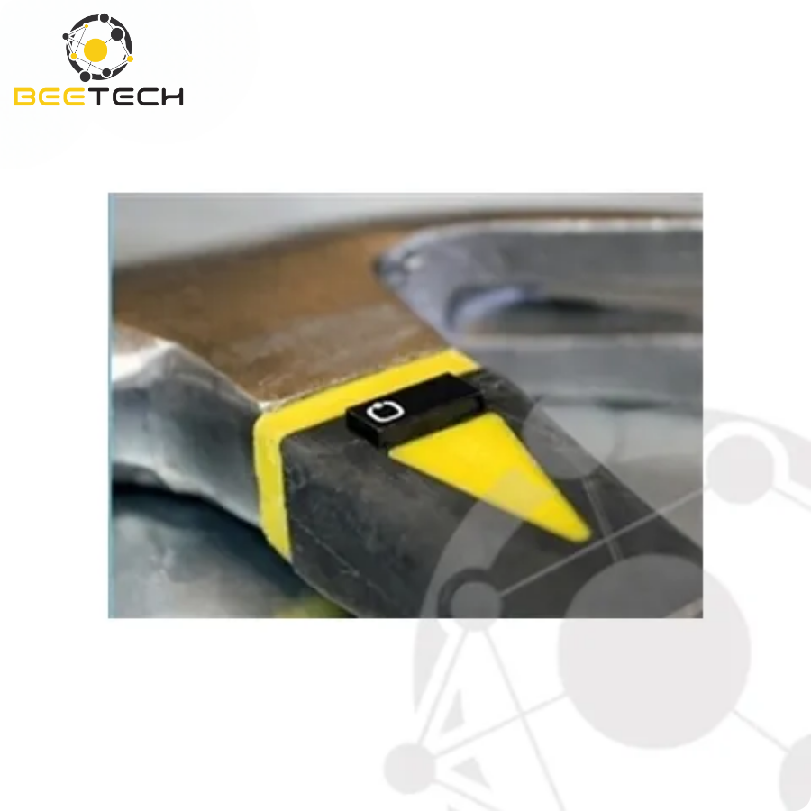 Omni-ID Fit 400P RFID Tag 
